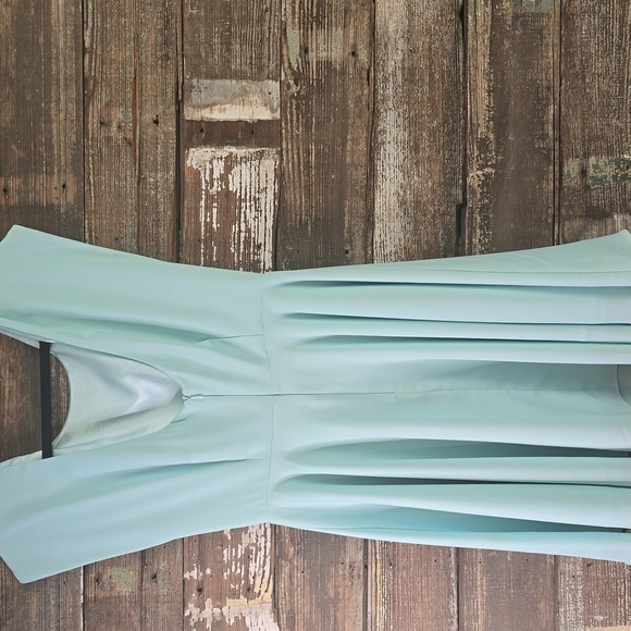 Blaque Label Elegant Mint Green Dress, Size M - Picture 2 of 4